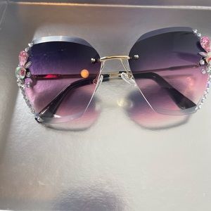 ❌❌❌SOLD❌❌❌Rimless Rhinestone Sunglasses (Purple)